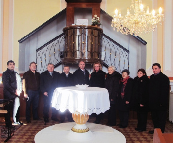 CIRKEV / Novozvolené presbytérium - foto